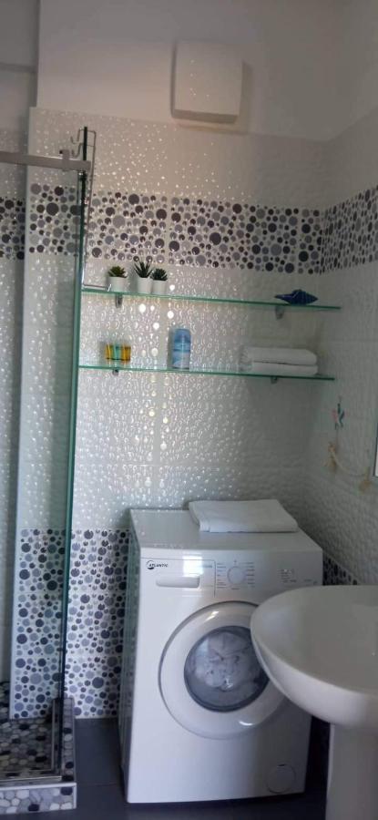 Iris Apartments Vlore Bagian luar foto